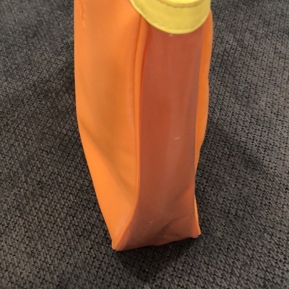 CLINIQUE tote. - Picture 3 of 4